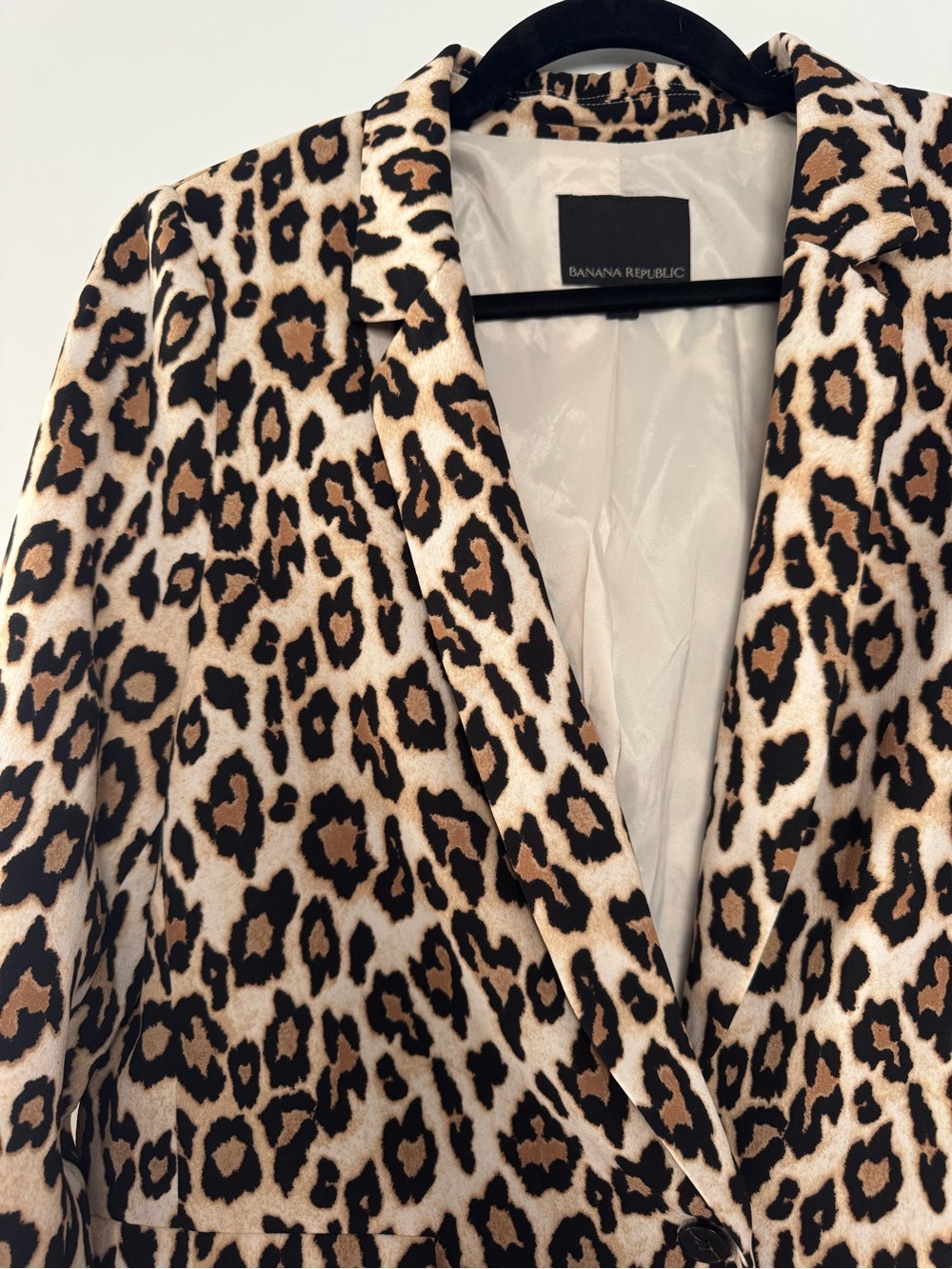 Express Leopard Print Blazer in Tan Black Cream - Picture 5 of 6